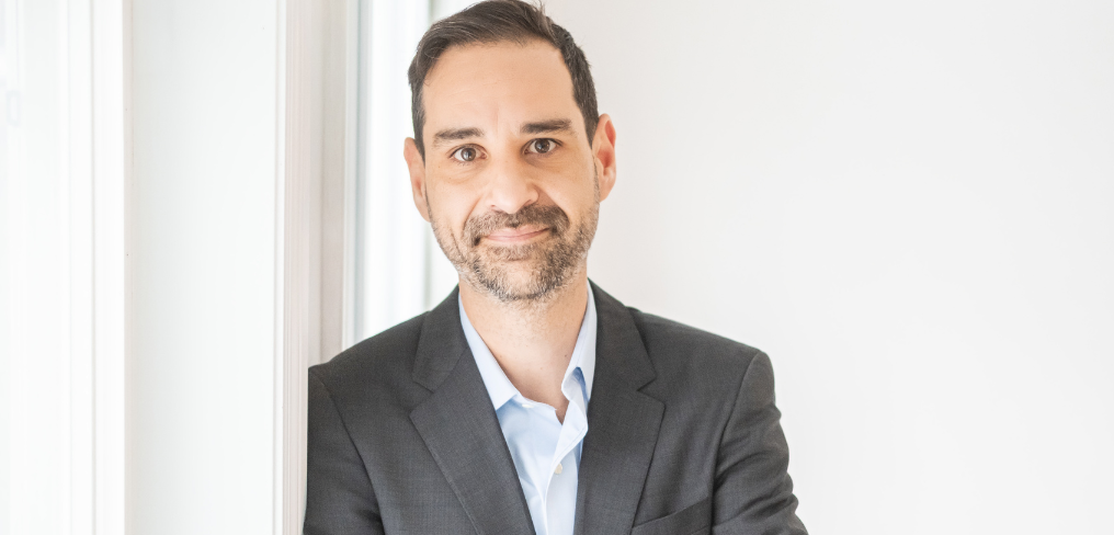 modal image Juan Hoyos 